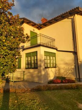 Vrt Kosovelove domačije v Tomaju1, arhiv Kosovelove knjižnice Sežana